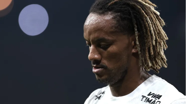 - Carrillo jogador do Corinthians