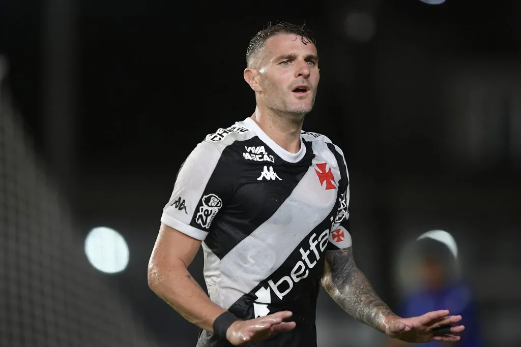 RJ – RIO DE JANEIRO – 30/03/2025 – BRASILEIRO A 2025, VASCO X SANTOS – Vegetti jogador do Vasco durante partida contra o Santos no estadio Sao Januario pelo campeonato Brasileiro A 2025. Foto: Thiago Ribeiro/AGIF