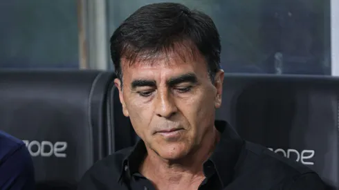 Gustavo Quinteros em partida comandando o Grêmio. Foto: Maxi Franzoi/AGIF