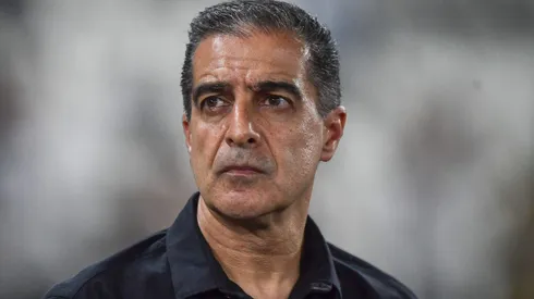 Renato Paiva durante confronto entre Botafogo x Juventude no Brasileirão 2025.