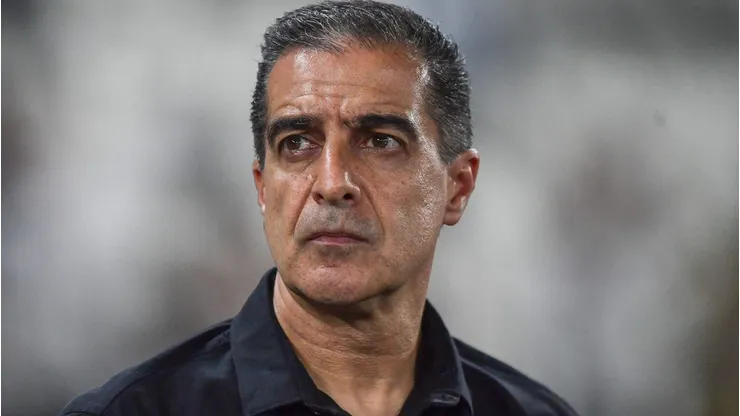Renato Paiva durante confronto entre Botafogo x Juventude no Brasileirão 2025.