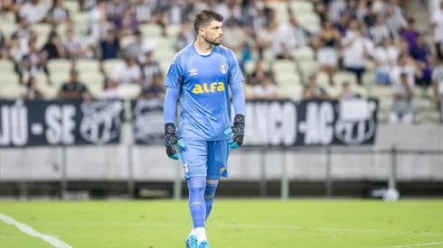SP - FORTALEZA - 05/04/2025 - BRASILEIRO A 2025, CEARA X GREMIO - Tiago volpi goleiro do Gremio durante partida contra o Ceara no estadio Arena Castelao pelo campeonato Brasileiro A 2025. Foto: Baggio Rodrigues/AGIF