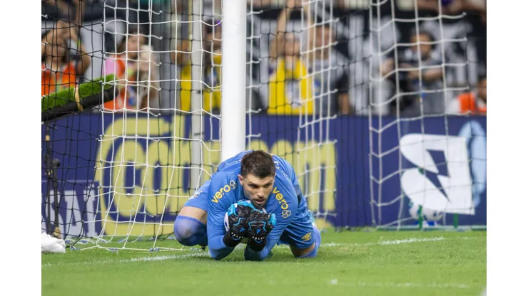 SP - FORTALEZA - 05/04/2025 - BRASILEIRO A 2025, CEARA X GREMIO - volpi goleiro do Gremio durante partida contra o Ceara no estadio Arena Castelao pelo campeonato Brasileiro A 2025. Foto: Baggio Rodrigues/AGIF
