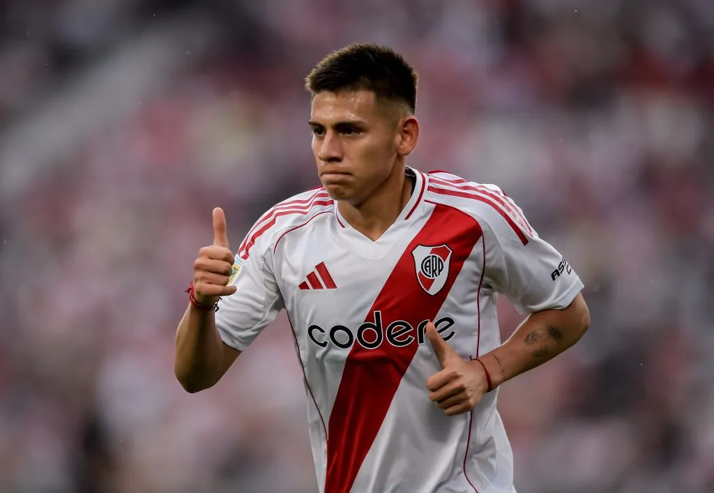 BUENOS AIRES, ARGENTINA – NOVEMBER 10: Claudio Echeverri of River Plate gestures during a Liga Profesional 2024 match between River Plate and Barracas Central at Estadio Mas Monumental Antonio Vespucio Liberti on November 10, 2024 in Buenos Aires, Argentina. (Photo by Marcelo Endelli/Getty Images)