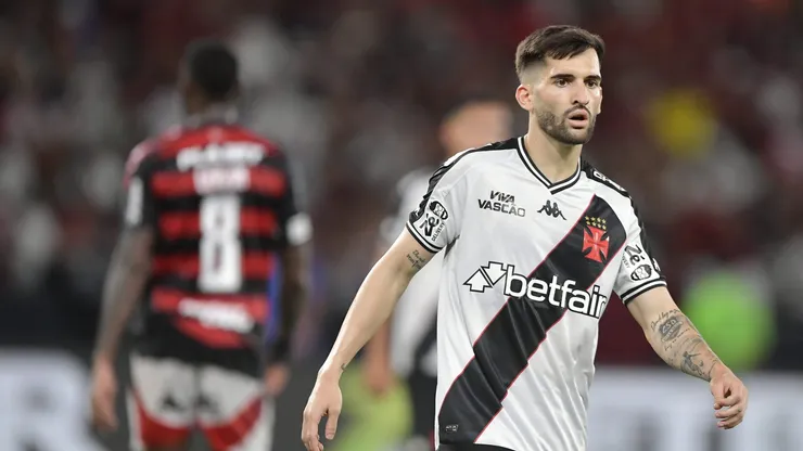 RJ - RIO DE JANEIRO - 01/03/2025 - CARIOCA 2025, VASCO X FLAMENGO - Garre jogador do Vasco durante partida contra o Flamengo no estadio Engenhao pelo campeonato Carioca 2025. Foto: Thiago Ribeiro/AGIF