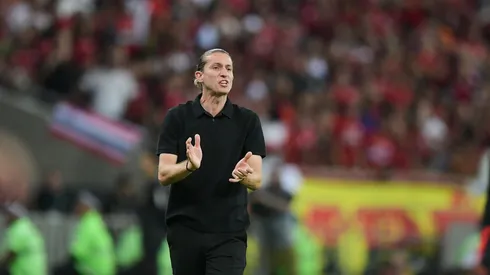 Filipe Luis técnico do Flamengo durante partida contra o Internacional no estádio Maracanã pelo campeonato Brasileiro A 2025. Foto: Thiago Ribeiro/AGIF