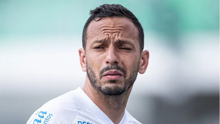 Yago Felipe durante confronto contra o Goiás no Brasileirão 2023.