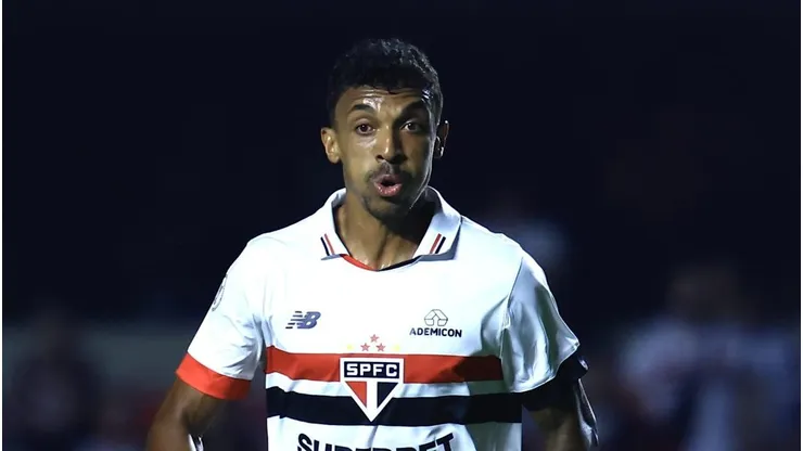 Luiz Gustavo, do São Paulo, vive drama na carreira.