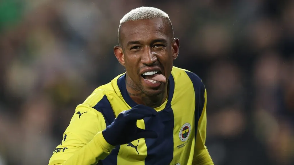 Anderson Talisca em partida pelo Fenerbahçe.  (Photo by Ahmad Mora/Getty Images)