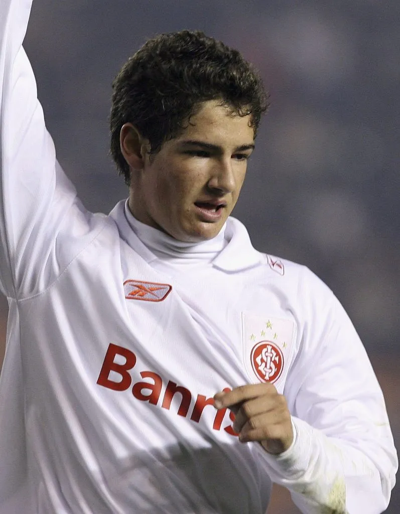 TOKYO, JAPAN – DECEMBER 13: Alexandre Pato of Sport Club Internacional celebrates after kicking a goal during the FIFA Club World Cup Japan 2006 Semifinals between Sport Club Internacional and Ahly Sporting Club at the National Stadium on December 13, 2006 in Tokyo, Japan. (Photo by Koichi Kamoshida/Getty Images)