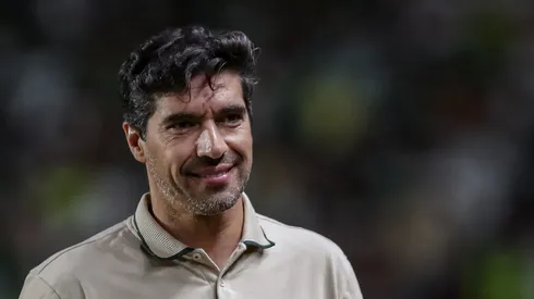 Abel Ferreira técnico do Palmeiras durante partida contra o Sport no estádio Ilha do Retiro pelo campeonato Brasileiro A 2025. Foto: Rafael Vieira/AGIF