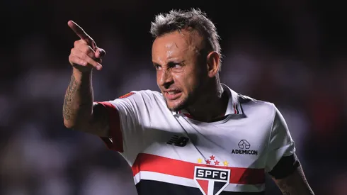 Rafinha durante confronto contra o Novorizontino no Campeonato Paulista de 2024.