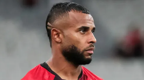Alex Santana virou assunto no Athletico.