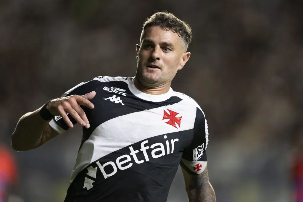 RJ – RIO DE JANEIRO – 08/04/2025 – COPA SUL-AMERICANA 2025, VASCO X PUERTO CABELLO – Vegetti jogador do Vasco durante partida contra o Puerto Cabello no estadio Sao Januario pelo campeonato Copa Sul-americana 2025. Foto: Jorge Rodrigues/AGIF