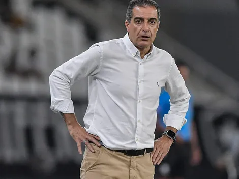 Renato Paiva responde sobre jogadores criticados no Botafogo