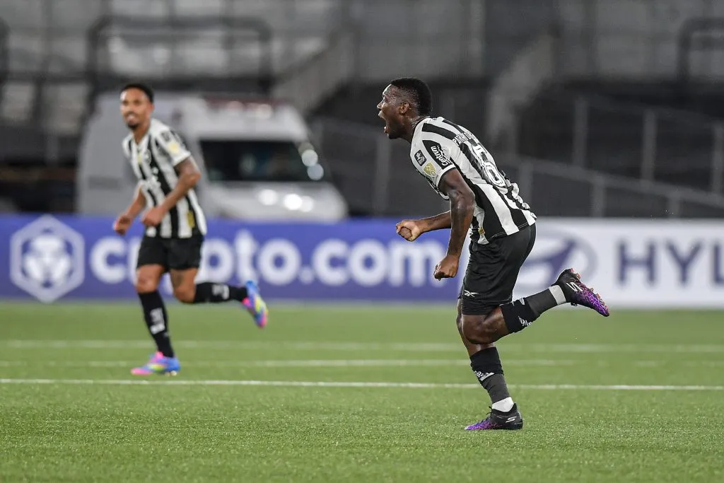 RJ – RIO DE JANEIRO – 08/04/2025 – COPA LIBERTADORES 2025, BOTAFOGO X CARABOBO – Patrick de Paula jogador do Botafogo comemora seu gol durante partida contra o Carabobo no estadio Engenhao pelo campeonato Copa Libertadores 2025. Foto: Thiago Ribeiro/AGIF