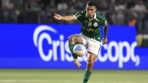 Naves jogador do Palmeiras durante partida contra o Vitoria no estadio Arena Allianz Parque pelo campeonato Brasileiro A 2024.