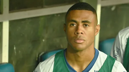 Erick, jogador do Bahia durante execucao do hino nacional antes da partida contra o Corinthians no estadio Arena Fonte Nova pelo campeonato Brasileiro A 2025. Foto: Walmir Cirne/AGIF