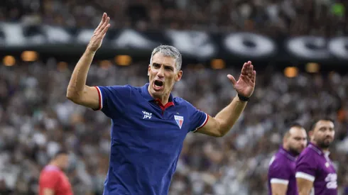 Vojvoda, técnico do Fortaleza. Foto: Lucas Emanuel/AGIF