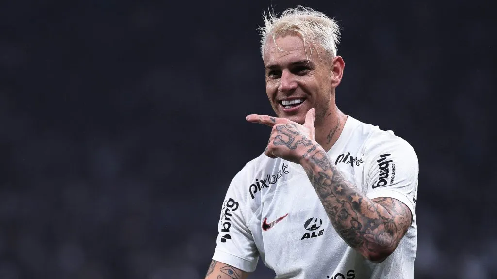 Róger Guedes em partida pelo Corinthians. Foto: Ettore Chiereguini/AGIF
