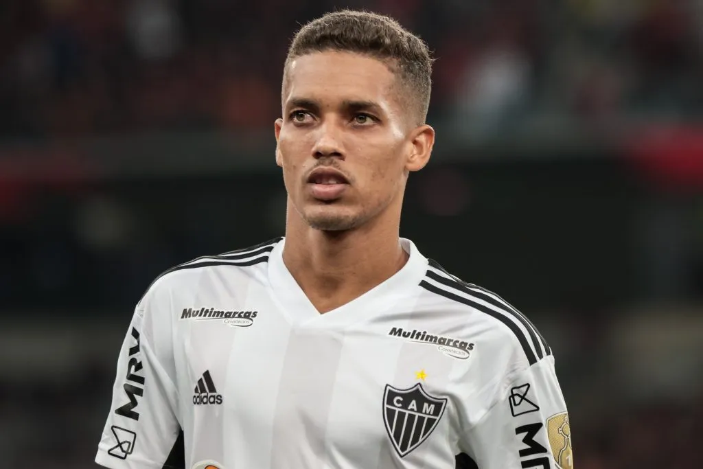 PR – CURITIBA – 18/04/2023 – LIBERTADORES 2023, ATHLETICO-PR X ATLETICO-MG – Pedrinho jogador do Atletico-MG durante partida contra o Athletico-PR no estadio Arena da Baixada pelo campeonato Libertadores 2023. Foto: Robson Mafra/AGIF