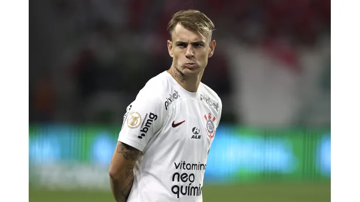 Roger Guedes virou assunto no Corinthians.