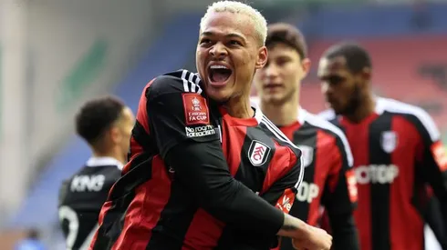 WIGAN, ENGLAND – FEBRUARY 08: Rodrigo Muniz of Fulham celebrates scoring his team's first goal during the Emirates FA Cup Fourth Round match between Wigan Athletic and Fulham at Brick Community Stadium on February 08, 2025 in Wigan, England. (Photo by Matt McNulty/Getty Images)