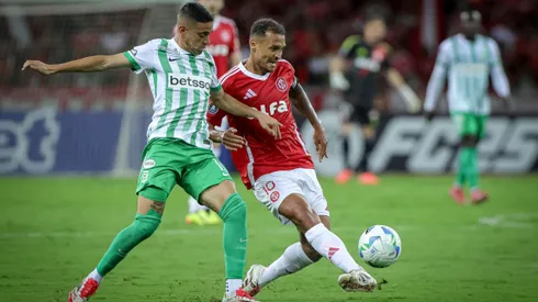 Jogadores de Internacional e Atlético Nacional na Libertadores de 2025. Foto: Vinicius Molz Schubert/AGIF