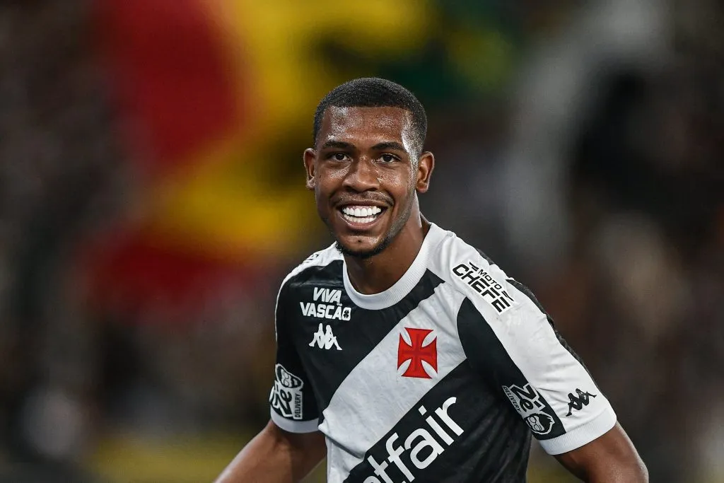 RJ – RIO DE JANEIRO – 05/03/2025 – COPA DO BRASIL 2025, NOVA IGUACU X VASCO – Rayan jogador do Vasco durante partida contra o Nova Iguacu no estadio Engenhao pelo campeonato Copa Do Brasil 2025. Foto: Thiago Ribeiro/AGIF