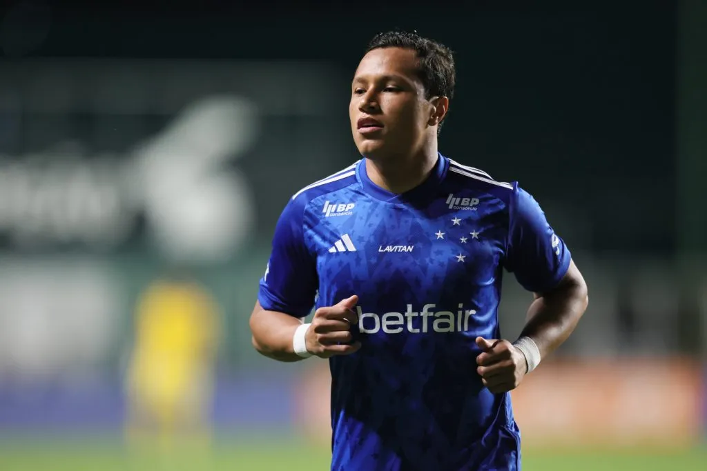 MG – BELO HORIZONTE – 06/11/2024 – BRASILEIRO A 2024, CRUZEIRO X FLAMENGO – Marlon jogador do Cruzeiro durante partida contra o Flamengo no estadio Independencia pelo campeonato Brasileiro A 2024. Foto: Gilson Lobo/AGIF