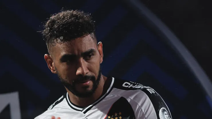 SP - SAO PAULO - 05/04/2025 - BRASILEIRO A 2025, CORINTHIANS X VASCO - Payet jogador do Vasco durante partida contra o Corinthians no estadio Arena Corinthians pelo campeonato Brasileiro A 2025. Foto: Ettore Chiereguini/AGIF