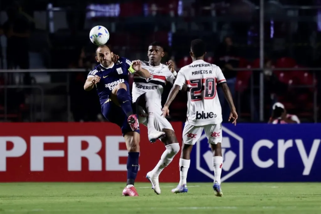 SP – SAO PAULO – 10/04/2025 – COPA LIBERTADORES 2025, SAO PAULO X ALIANZA LIMA – Arboleda jogador do Sao Paulo durante partida contra o Alianza Lima no estadio Morumbi pelo campeonato Copa Libertadores 2025. Foto: Marcello Zambrana/AGIF