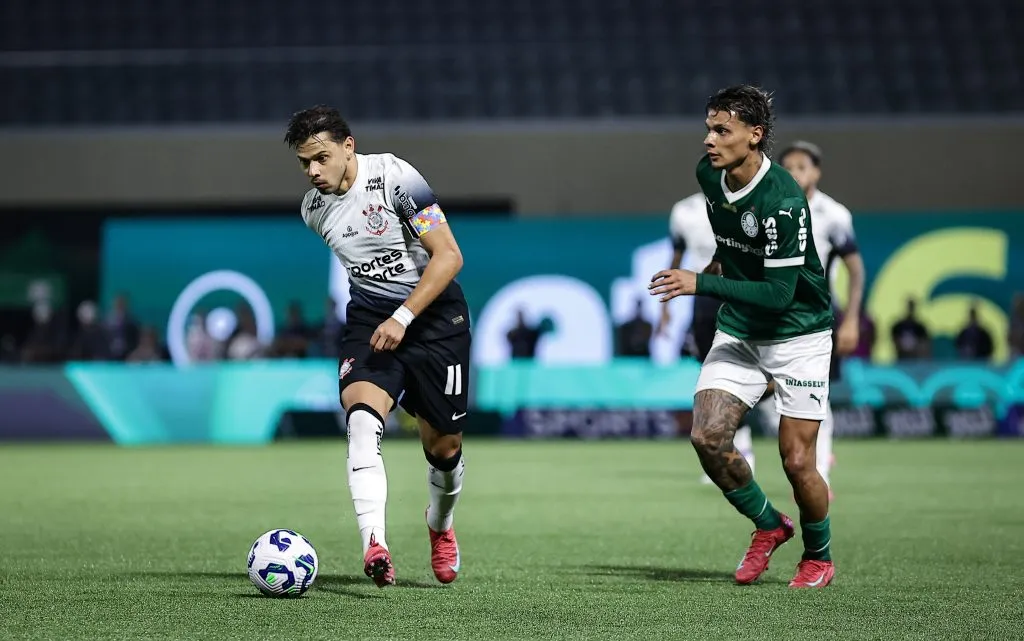 SP – BARUERI – 12/04/2025 – BRASILEIRO A 2025, PALMEIRAS X CORINTHIANS –  Romero jogador do Corinthians durante partida contra o Palmeiras no estadio Arena Barueri pelo campeonato Brasileiro A 2025. Foto: Fabio Giannelli/AGIF