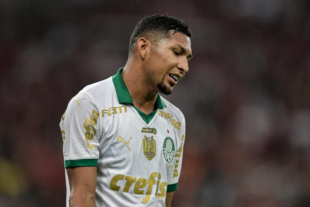 RJ – RIO DE JANEIRO – 31/07/2024 – BRASILEIRO A 2024, FLAMENGO X PALMEIRAS – Rony jogador do Palmeiras durante partida contra o Flamengo no estadio Maracana pelo campeonato Brasileiro A 2024. Foto: Thiago Ribeiro/AGIF