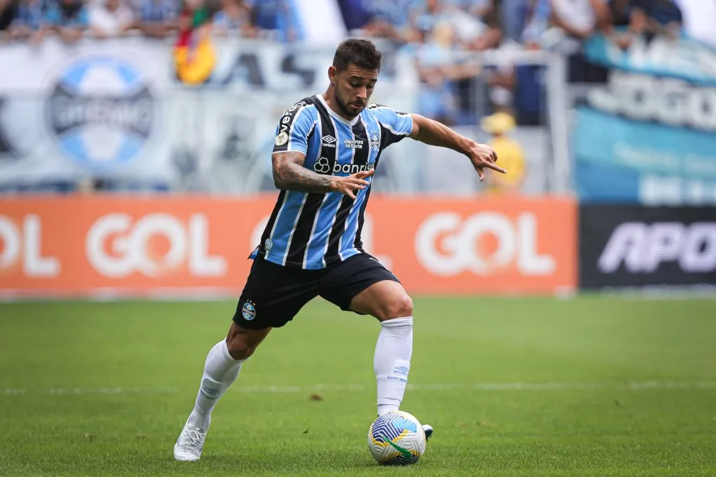 RS – PORTO ALEGRE – 01/12/2024 – BRASILEIRO A 2024, GREMIO X SAO PAULO – Joao Pedro jogador do Gremio durante partida contra o Sao Paulo no estadio Arena do Gremio pelo campeonato Brasileiro A 2024. Foto: Maxi Franzoi/AGIF
