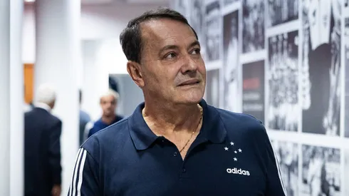 Pedro Lourenço durante confronto contra o São Paulo no Brasileirão 2025.