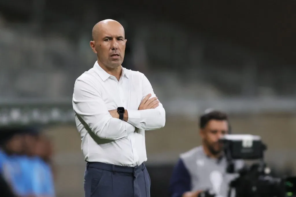 Leonardo Jardim técnico do Cruzeiro durante partida contra o Mushuc Runa pelo campeonato Copa Sul-americana 2025. Foto: Gilson Lobo/AGIF
