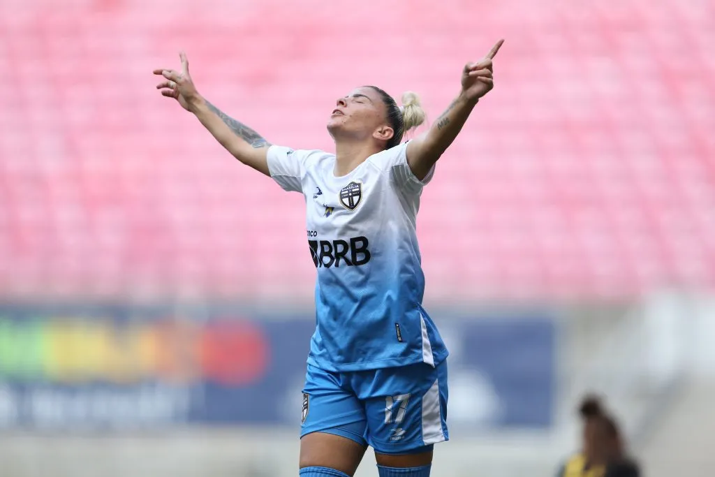 Jogadora do Real Brasília. (Foto: Marlon Costa/AGIF)
