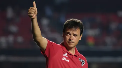 Fernando Diniz em partida como técnico do São Paulo. Foto: Marcello Zambrana/AGIF