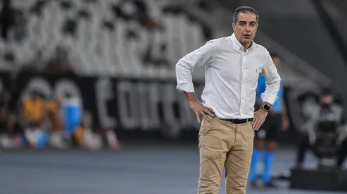 Renato Paiva, técnico do Botafogo. Foto: Thiago Ribeiro/AGIF