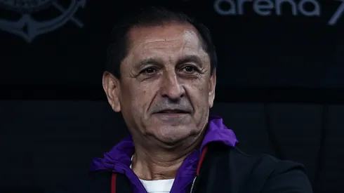 Ramón Díaz durante confronto contra o Vasco no Campeonato Brasileiro de 2025.