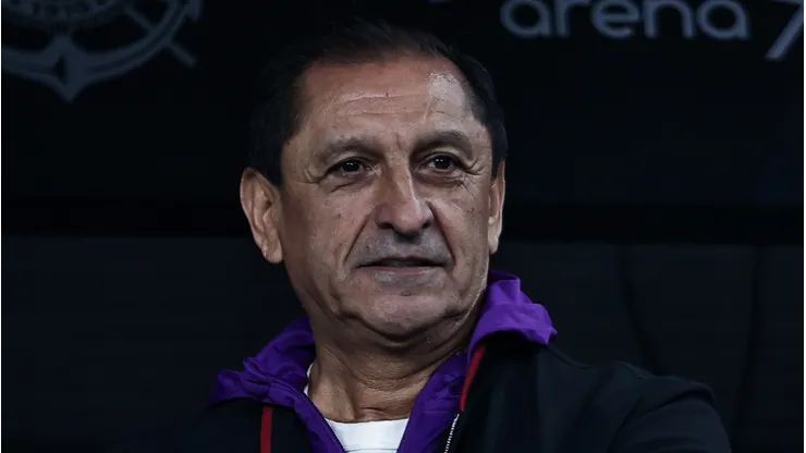 Ramón Díaz durante confronto contra o Vasco no Campeonato Brasileiro de 2025.