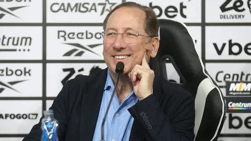 Foto: Vitor Silva/Botafogo - John Textor durante entrevista coletiva no Botafogo.
