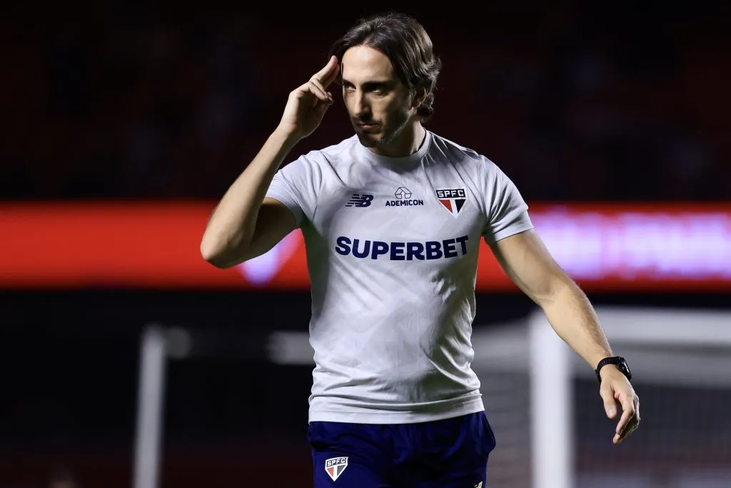 Luis Zubeldía durante partida contra o Águia de Marabá na Copa Do Brasil de 2024. Foto: Marcello Zambrana/AGIF