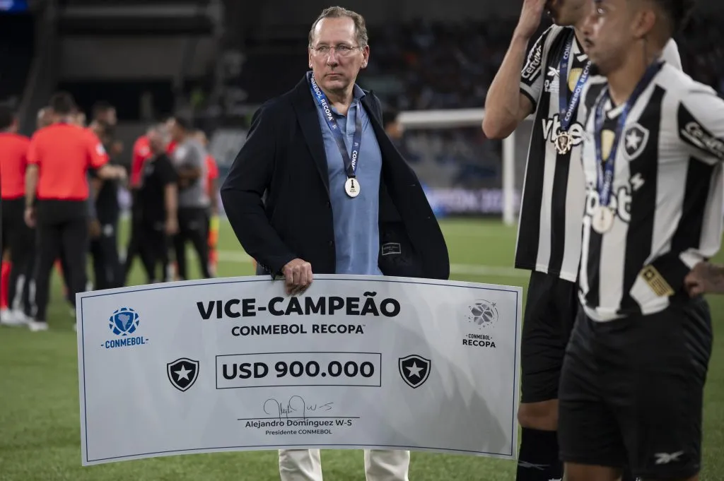 John Textor dono da saf do Botafogo após a partida contra o Racing pela Recopa Sul-americana 2025.   Foto: Jorge Rodrigues/AGIF