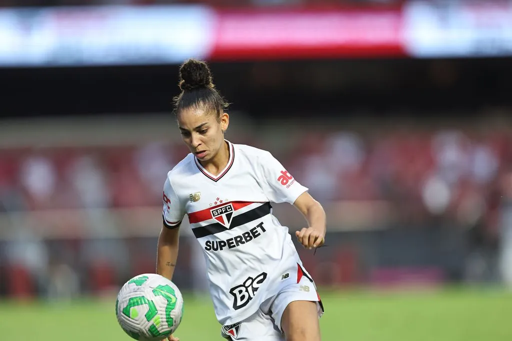 Jogadora do São Paulo em partida na Supercopa Feminina – (Créditos: Paulo Pinto / São Paulo FC)
