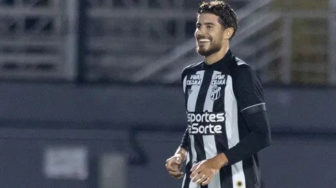 SP – BRAGANCA PAULISTA – 31/03/2025 – BRASILEIRO A 2025, BRAGANTINO X CEARA – Pedro Raul jogador do Ceara comemora seu gol durante partida contra o Bragantino no estadio Nabi Abi Chedid pelo campeonato Brasileiro A 2025. Foto: Diogo Reis/AGIF