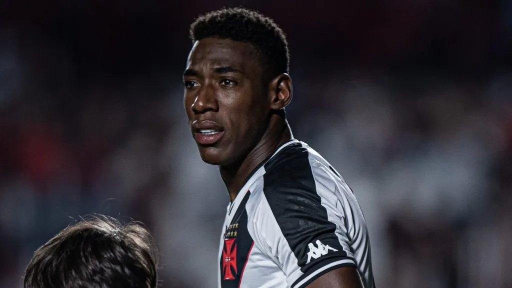 Vasco ainda deve ao São Paulo pela contratação de Léo Pelé – Foto: Isabela Azine/AGIF.