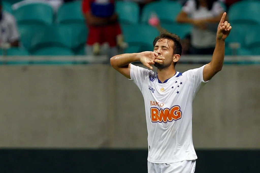 Everton Ribeiro. Bahia x Cruzeiro pelo Brasileiro A 2013 na Fonte Nova. 04 de setembro de 2013, Salvador, Bahia, Brasil. Foto: Felipe Oliveira/AGIF