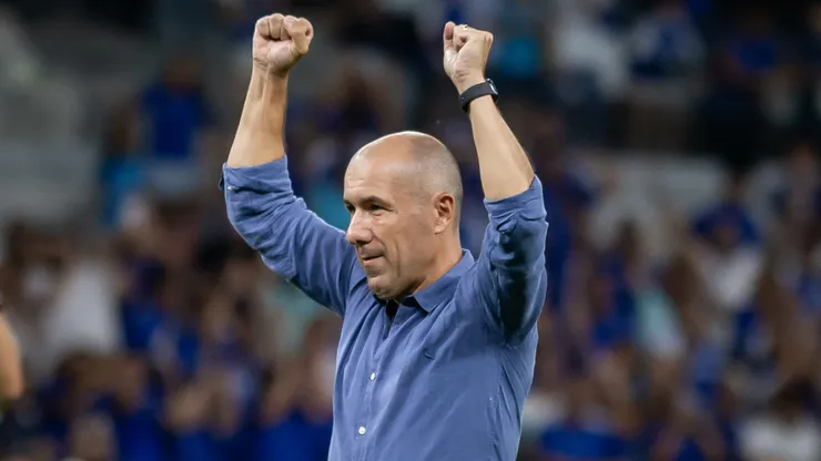 Leonardo Jardim jogador do Cruzeiro durante partida contra o Mirassol no estadio Mineirao pelo campeonato Brasileiro A 2025. Foto: Fernando Moreno/AGIF